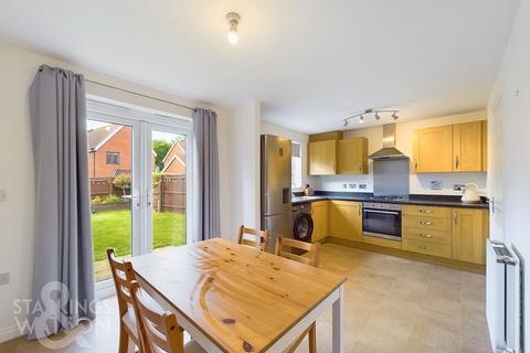 3 bedroom detached house for sale, Solario Road, Queens Hill, Norwich
