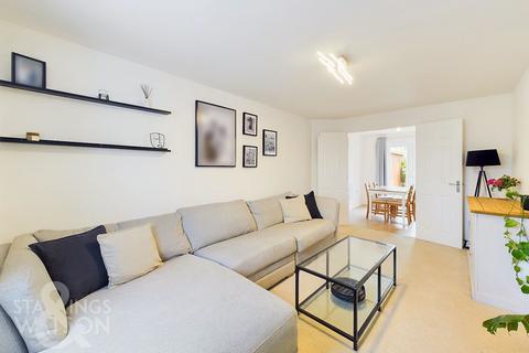 3 bedroom detached house for sale, Solario Road, Queens Hill, Norwich