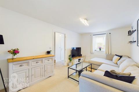 3 bedroom detached house for sale, Solario Road, Queens Hill, Norwich