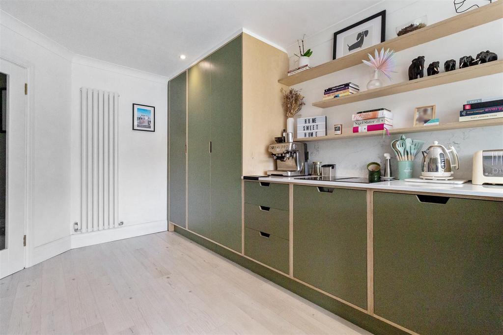 Wallace Mews, 1-012.jpg