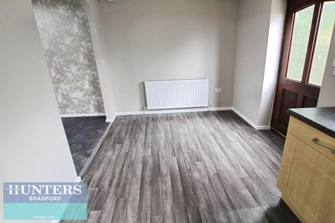 3 bedroom semi-detached house to rent, Bierley Lane , Bradford , West Yorkshire , BD4