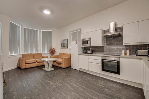 2 bedroom apartment to rent, Sussex Road, Southport PR9