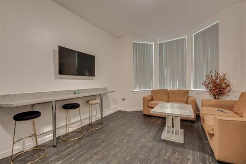 2 bedroom apartment to rent, Sussex Road, Southport PR9
