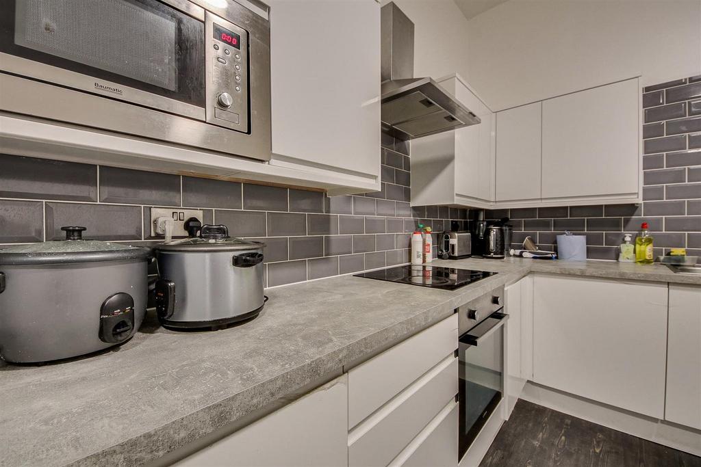 Kitchen / Lounge