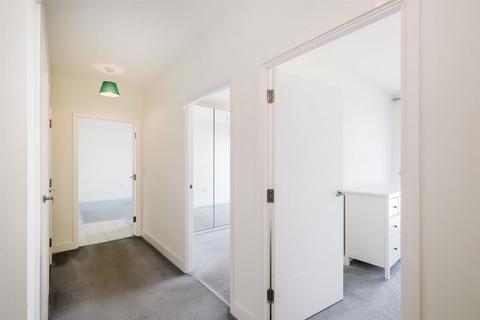 2 bedroom apartment for sale, Hickman Avenue, Highams Park