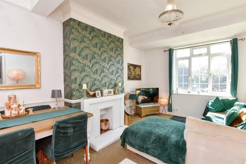 2 bedroom apartment for sale, The Boulevard, Goring-By-Sea, Worthing, West Sussex