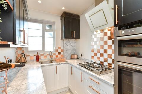 2 bedroom apartment for sale, The Boulevard, Goring-By-Sea, Worthing, West Sussex