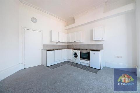 1 bedroom apartment to rent, King Street, Southport PR8