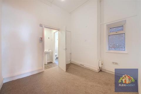 1 bedroom apartment to rent, King Street, Southport PR8