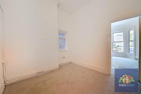 1 bedroom apartment to rent, King Street, Southport PR8