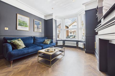 1 Abbey Grove, Nottingham, NG3 3AU