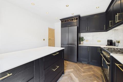 1 Abbey Grove, Nottingham, NG3 3AU