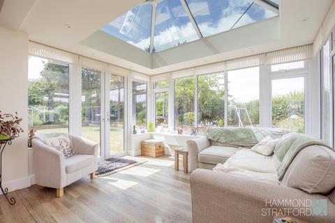 4 bedroom chalet for sale, The Turnpike, Bunwell