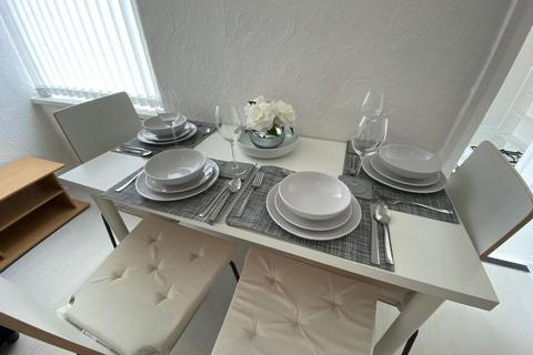 3 bedroom apartment to rent, Saltwell View, Saltwell, Gateshead