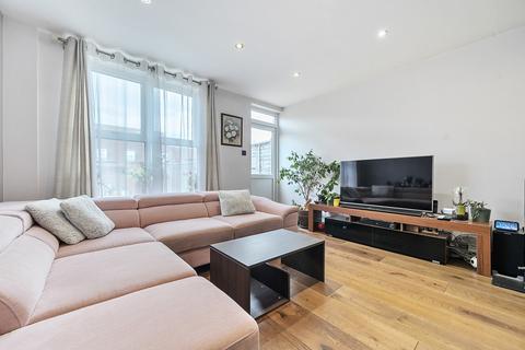 2 bedroom terraced house for sale, Lonsdale Close, London