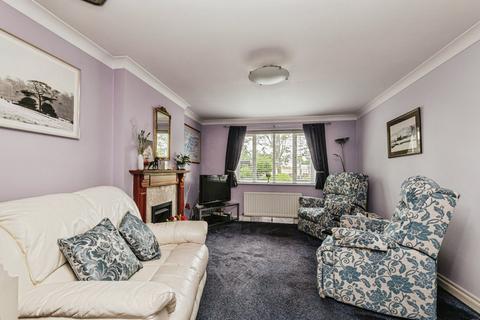 3 bedroom detached house for sale, Spinners Way, Cleckheaton BD19