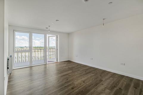 2 bedroom flat to rent, North Woolwhich Road, Silvertown E16
