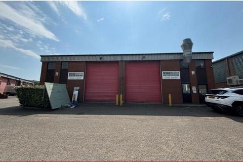 Warehouse to rent, 20-22 Knowl Piece, Wilbury Way Hitchin SG4 0TY