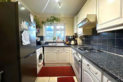 3 Bomer Close, Sipson, West Drayton, UB7 0JP