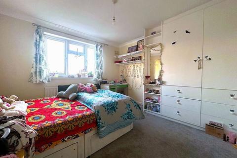 3 Bomer Close, Sipson, West Drayton, UB7 0JP