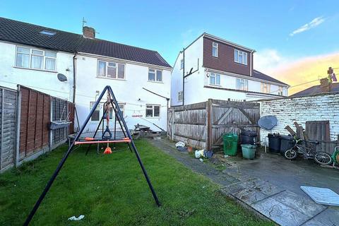 3 Bomer Close, Sipson, West Drayton, UB7 0JP