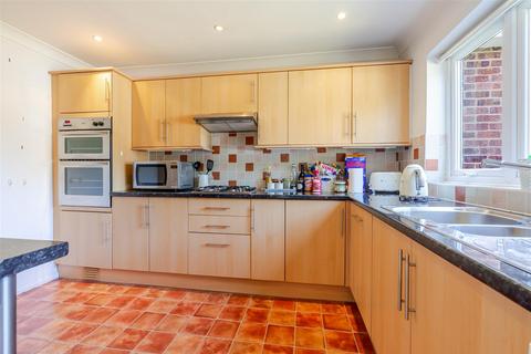 undefined, Kinross Avenue, Ascot