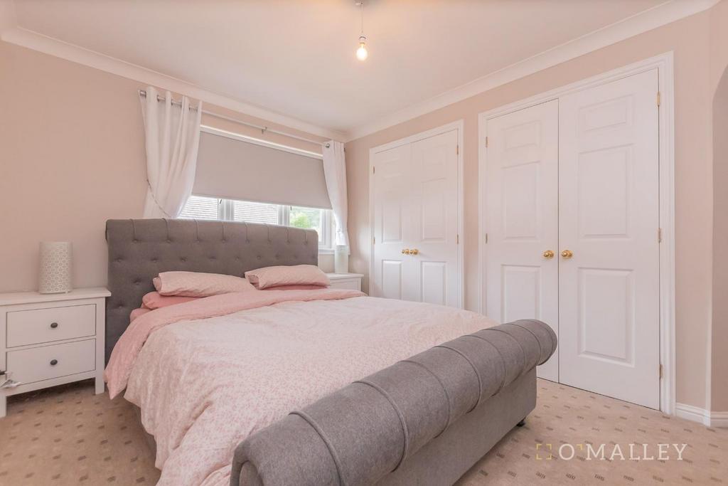 33. Bedroom 1 2.jpg