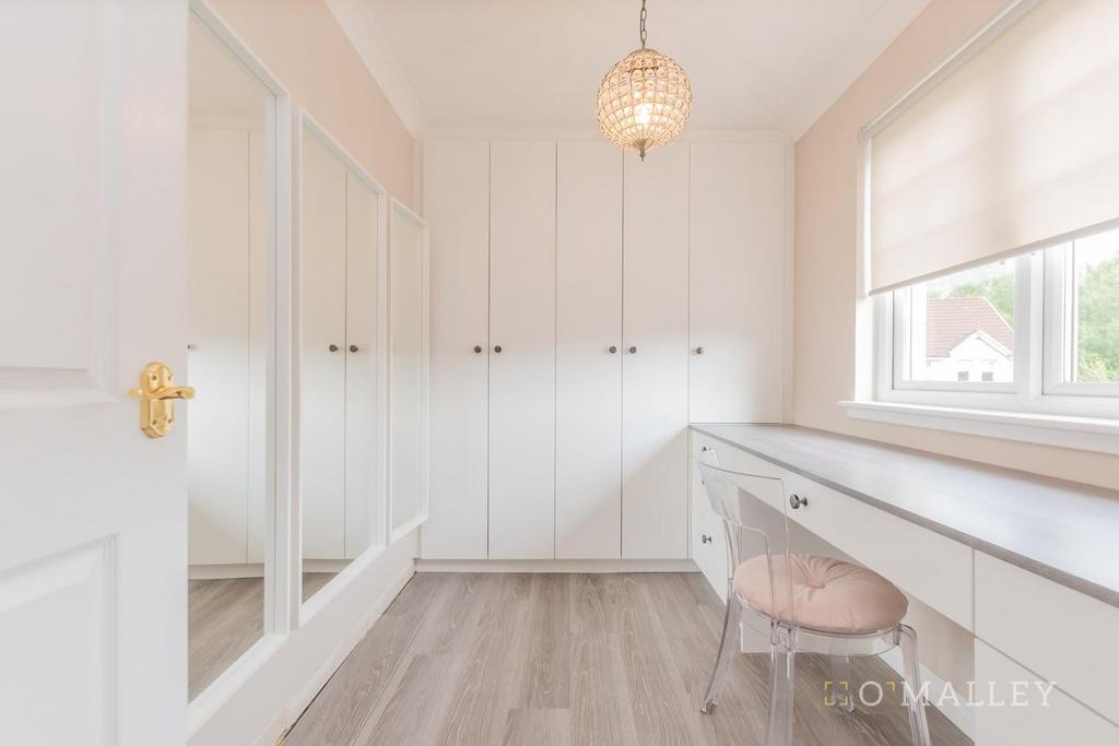 44. Bedroom 4 2.jpg