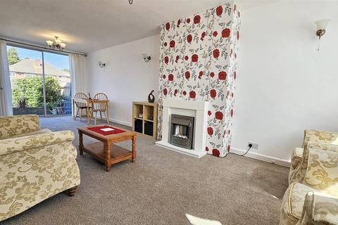 3 bedroom semi-detached house for sale, Bilberry Close, Leicester