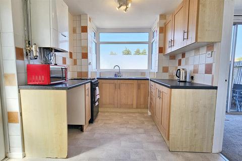 3 bedroom semi-detached house for sale, Bilberry Close, Leicester
