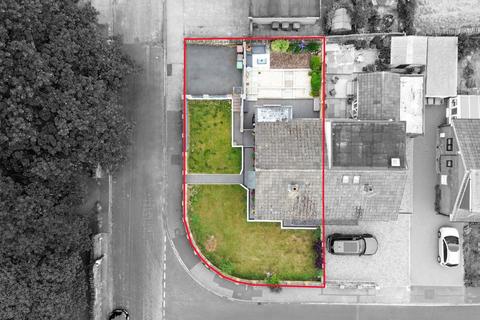 2 bedroom semi-detached bungalow for sale, Barmby Close, Ossett, West Yorkshire, WF5