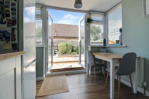 2 bedroom semi-detached bungalow for sale, Barmby Close, Ossett, West Yorkshire, WF5