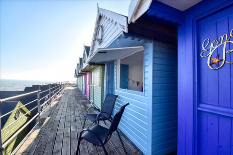 Chalet for sale, Walton on the Naze CO14