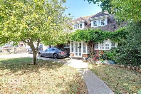 4 bedroom detached house for sale, Stambridge Road, Rochford