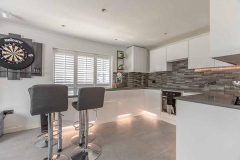 2 bedroom apartment for sale, Cranwells Lane, Farnham Common SL2