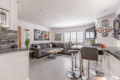 2 bedroom apartment for sale, Cranwells Lane, Farnham Common SL2
