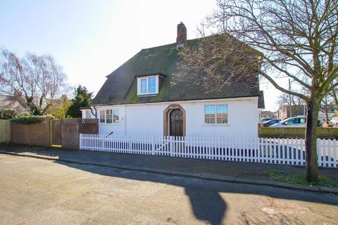 Ilex Road, Folkestone, Kent, CT19