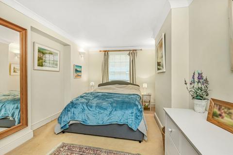 2 bedroom flat for sale, Winchester Street, London SW1V
