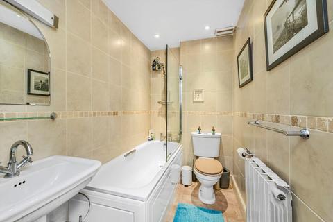 2 bedroom flat for sale, Winchester Street, London SW1V