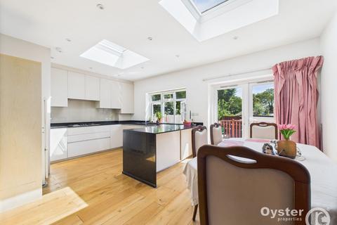 3 bedroom terraced house for sale, Ecclesbourne Gardens, London, N13