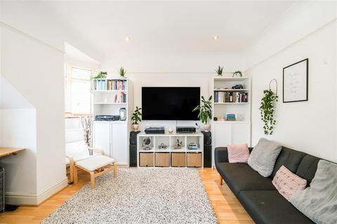 2 bedroom flat for sale, Douglas Road, North Chingford
