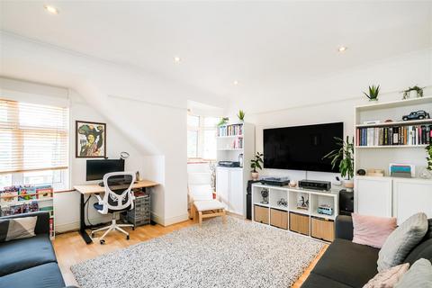 2 bedroom flat for sale, Douglas Road, North Chingford