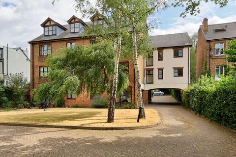 undefined, Kingston Road, Teddington TW11