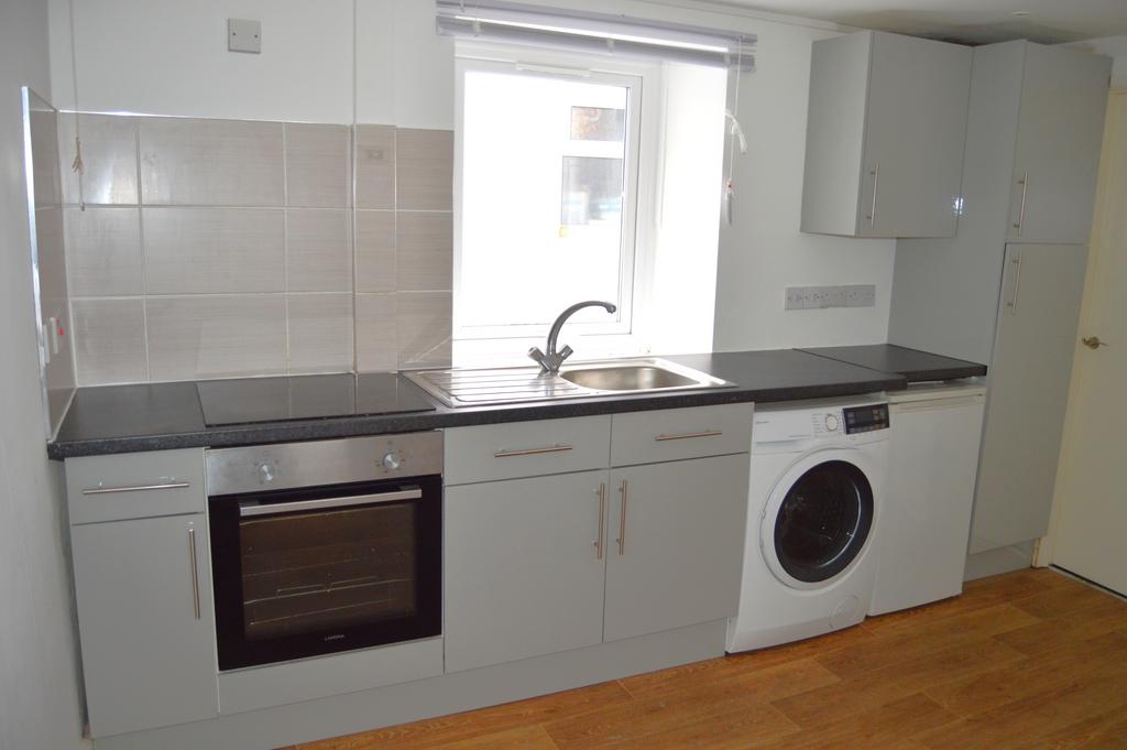 Kitchen / Living Room