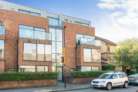 2 bedroom apartment to rent, Hillyard Street, Oval SW9