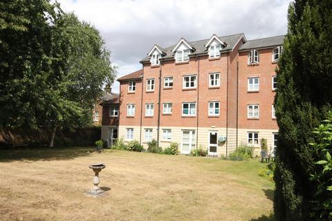 2 bedroom flat for sale, Archers Court, Salisbury