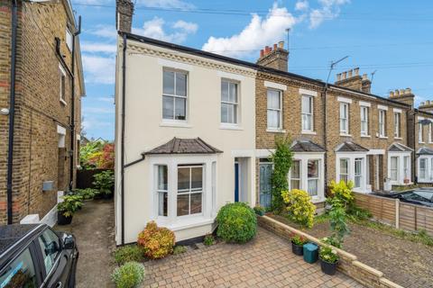 2 bedroom end of terrace house for sale, Mead Road, Uxbridge, UB8