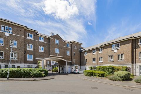 May Bate Avenue, Kingston Upon Thames KT2