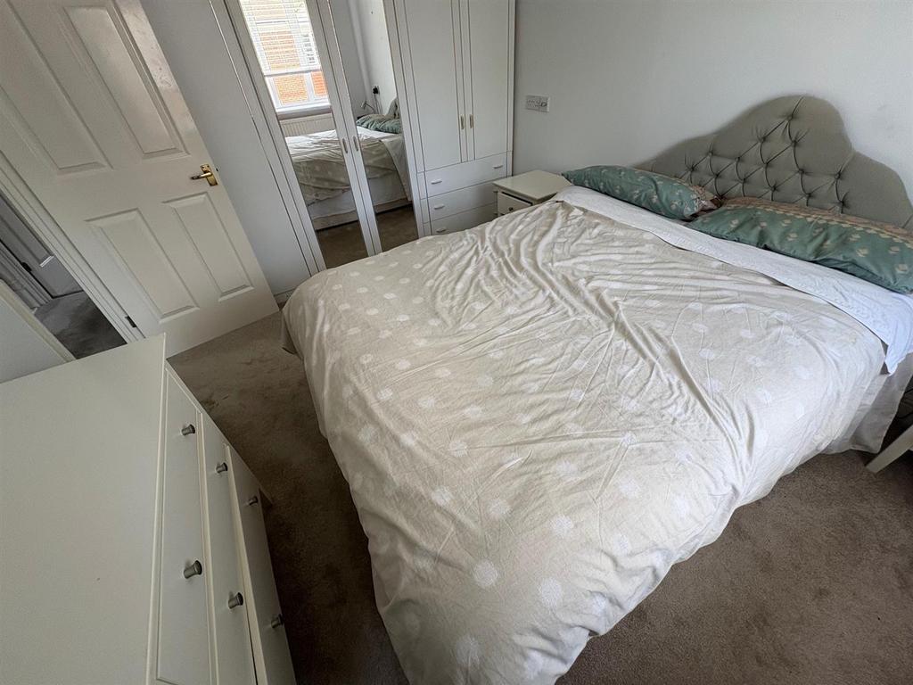 Bed3.jpg