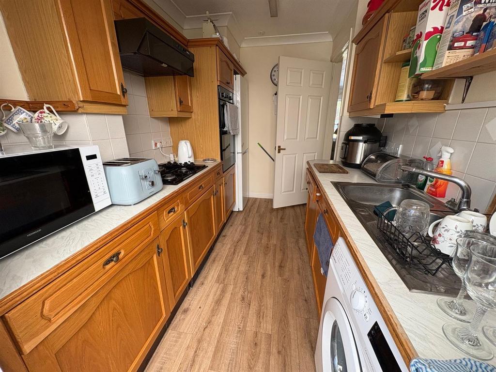 Kitchen1.jpg